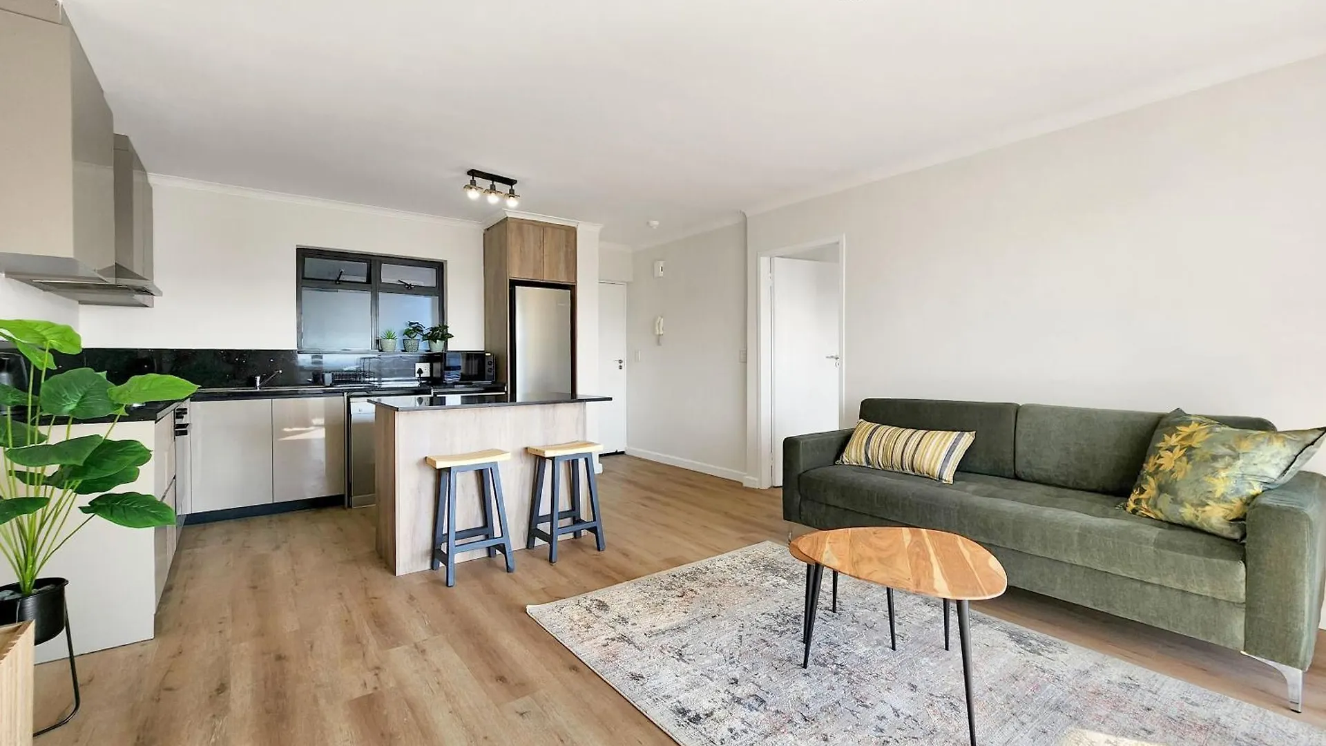 Canal, Mountains, Sea Views, Pool, Gym, Parking, Wifi ケープタウン アパート